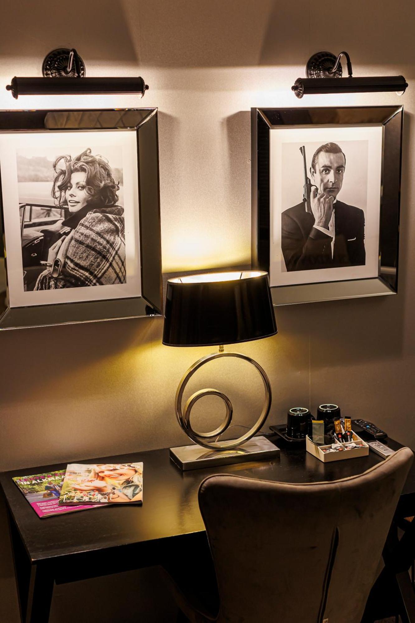 Grand Hotel Alkmaar Bagian luar foto
