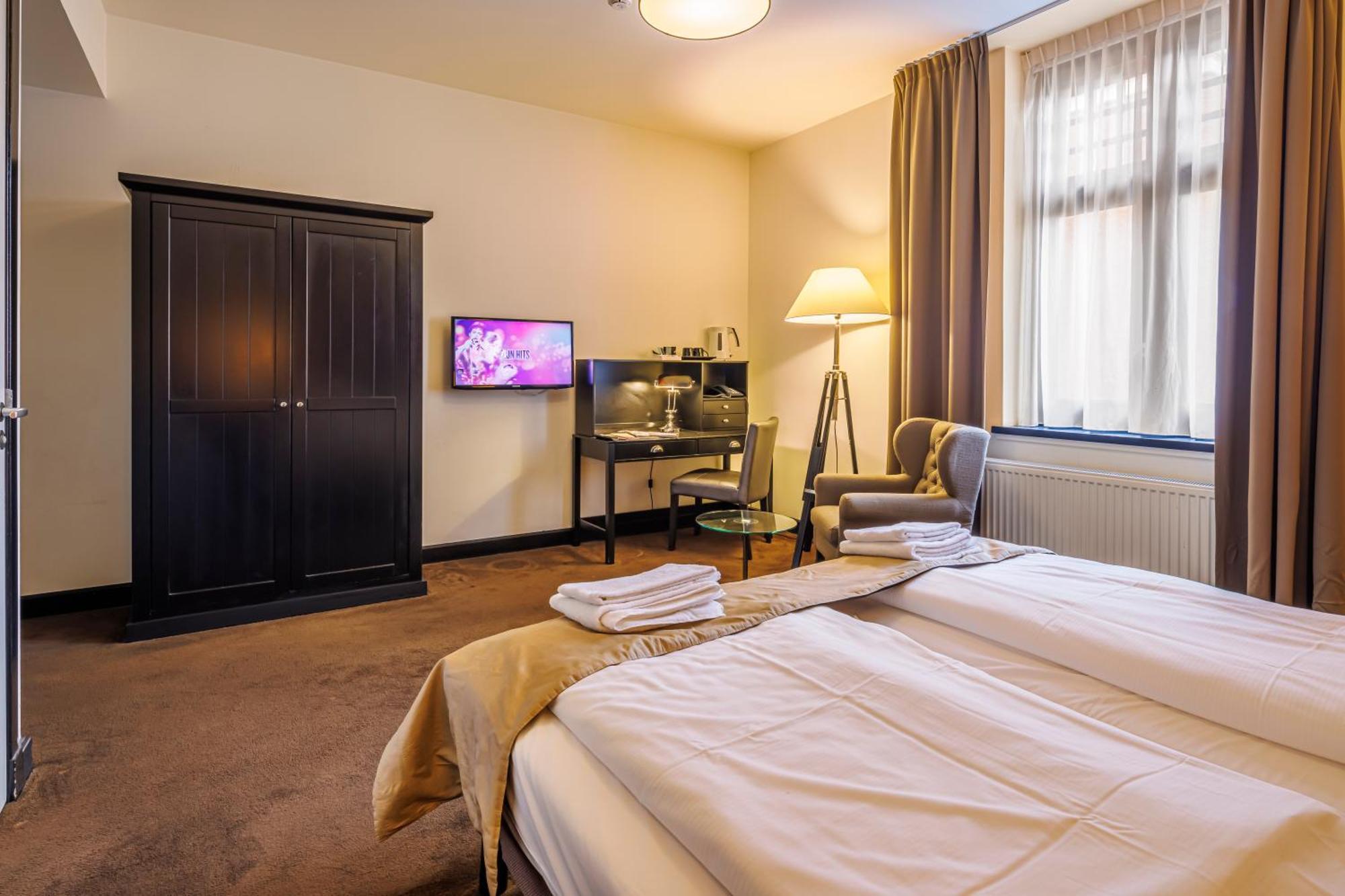 Grand Hotel Alkmaar Bagian luar foto
