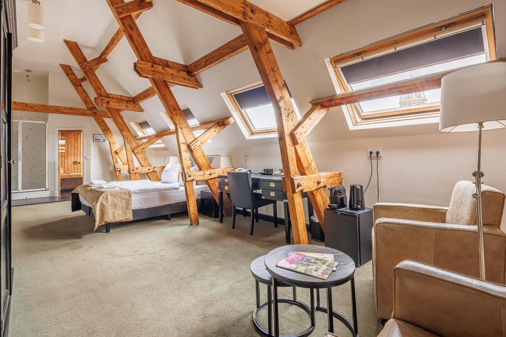 Grand Hotel Alkmaar Bagian luar foto