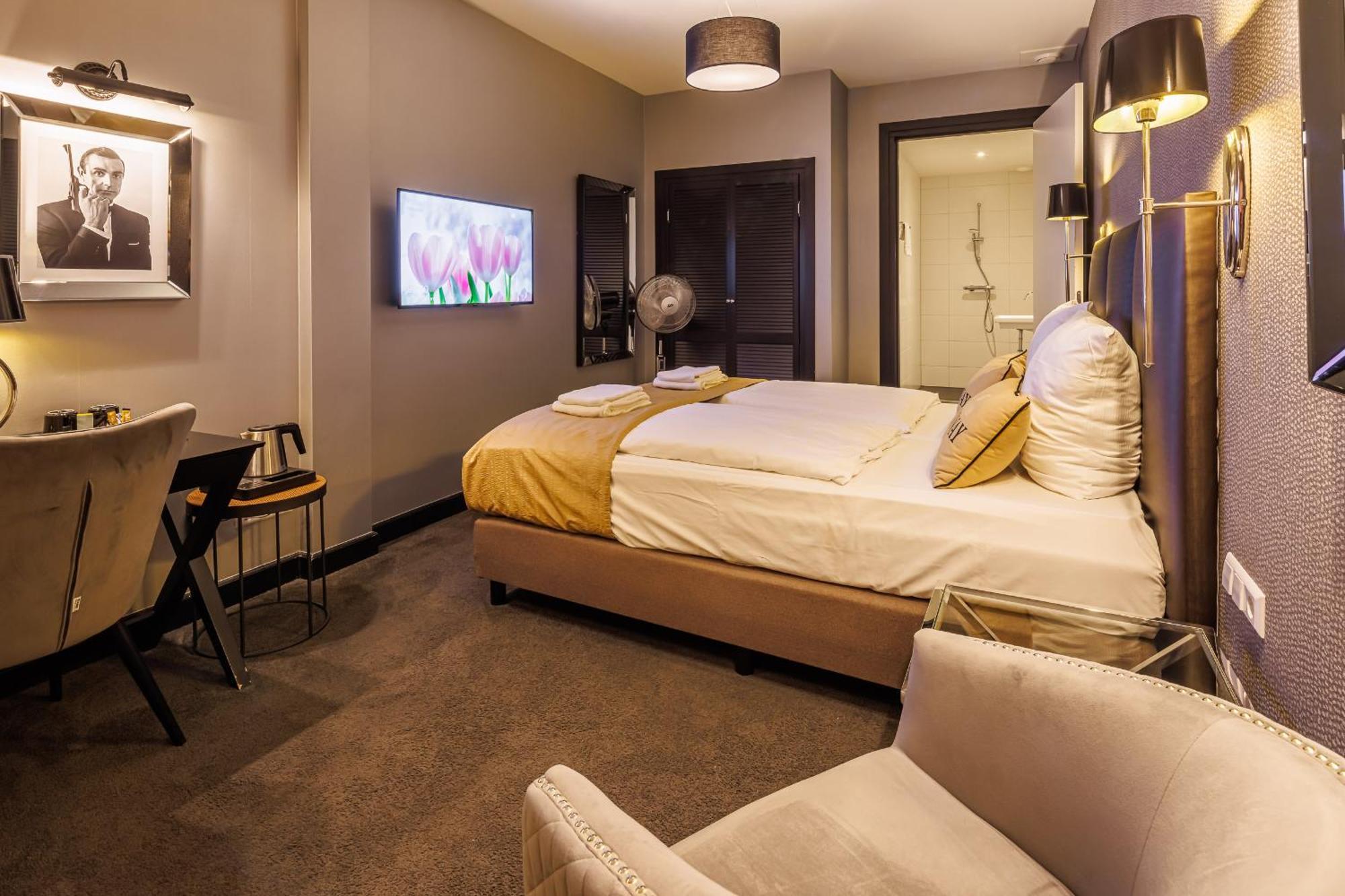 Grand Hotel Alkmaar Bagian luar foto