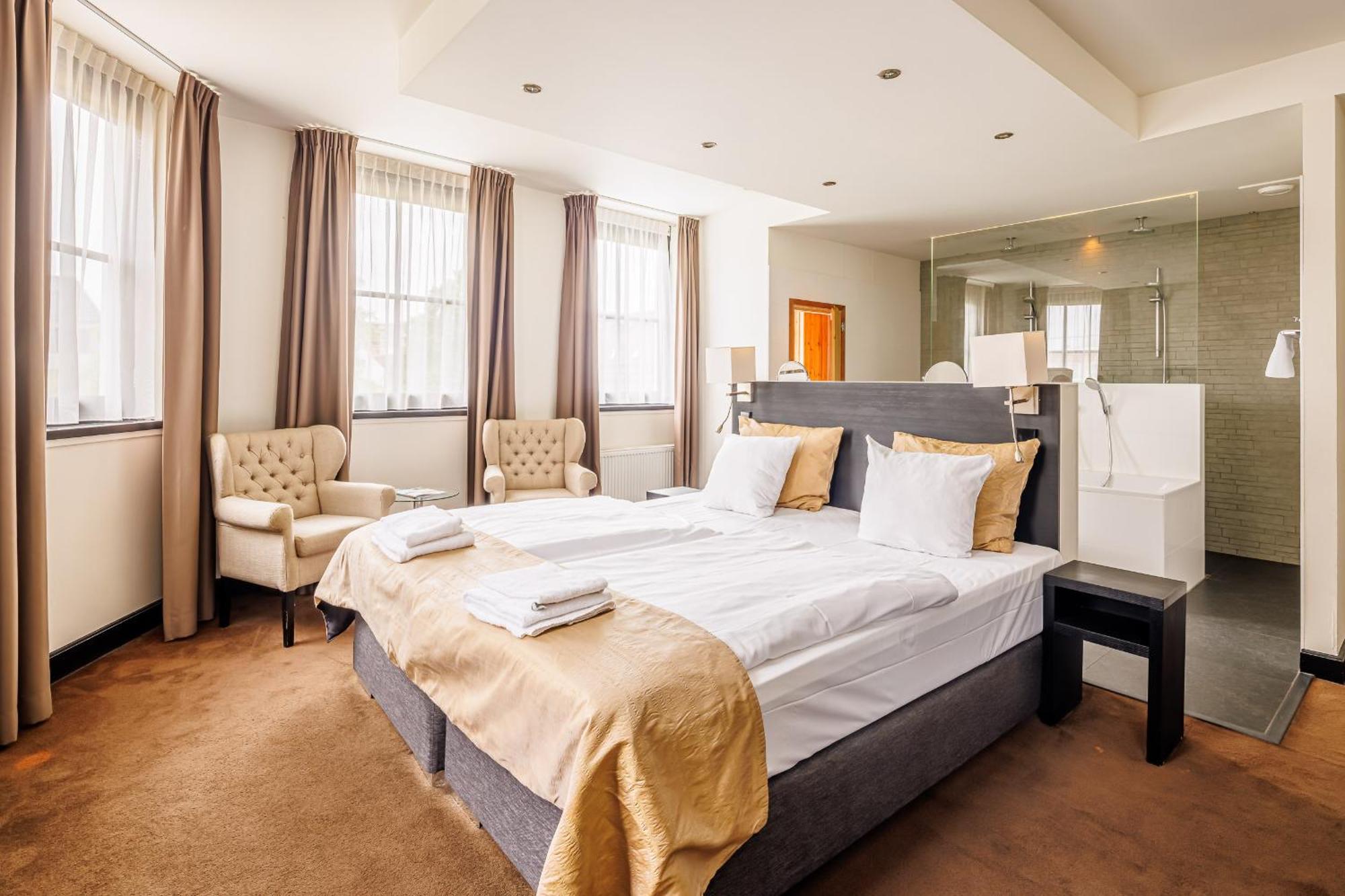 Grand Hotel Alkmaar Bagian luar foto