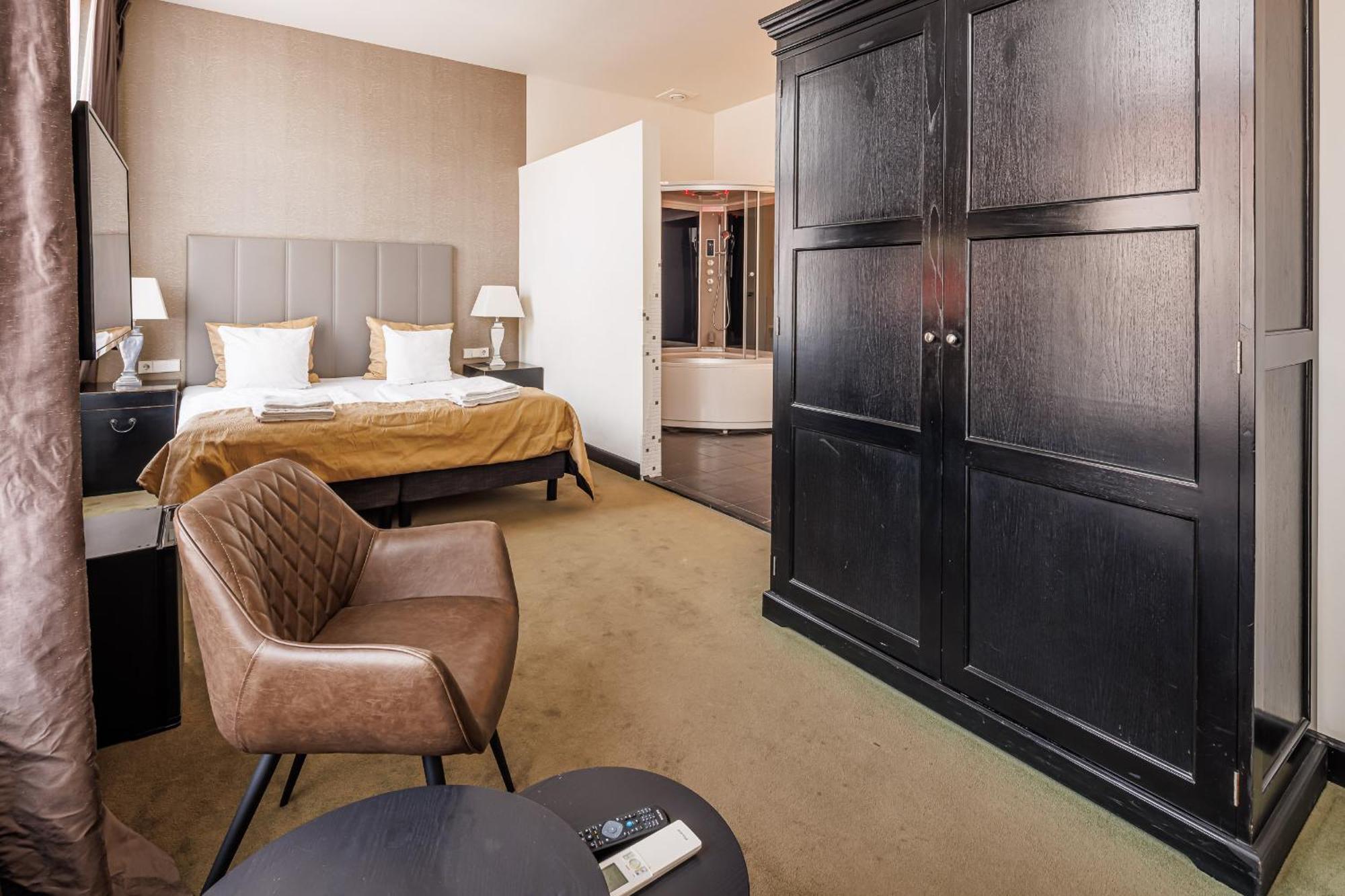 Grand Hotel Alkmaar Bagian luar foto